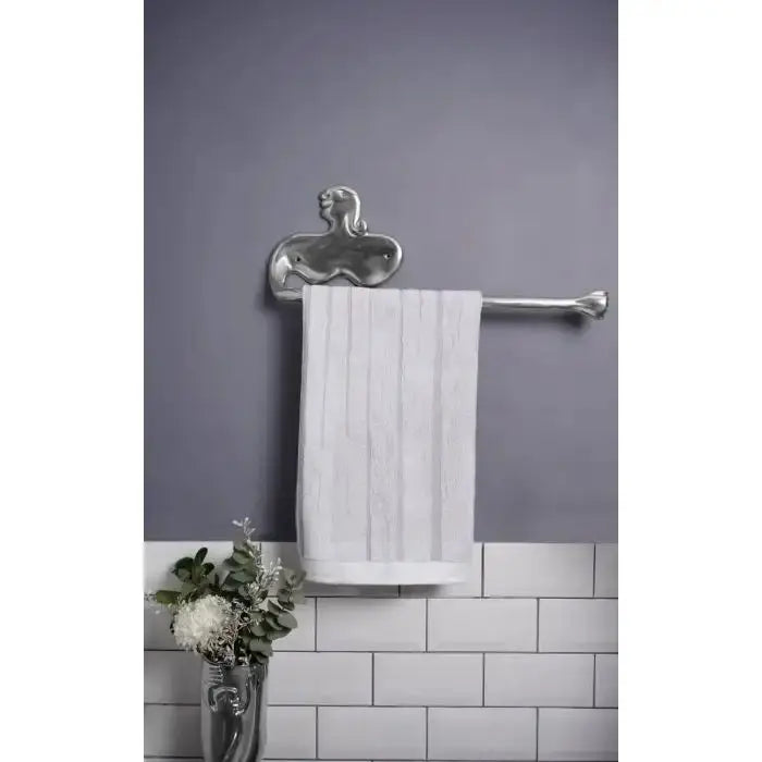 PAPER TOWEL RAIL
Woman