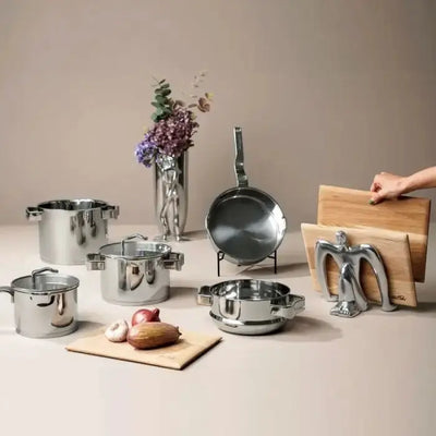 THREE BOARD HOLDER
Above Board