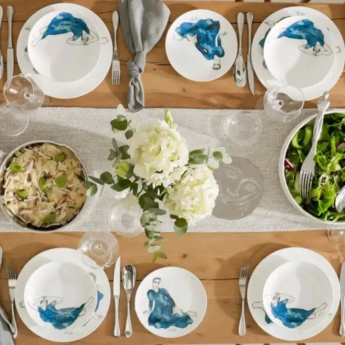 DINNERWARE 12pc SET
Indigo Girls