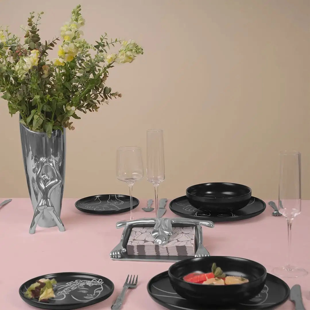 SERVIETTE HOLDER
Take A Bow